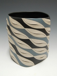 Gustavo-perez-pottery vessel